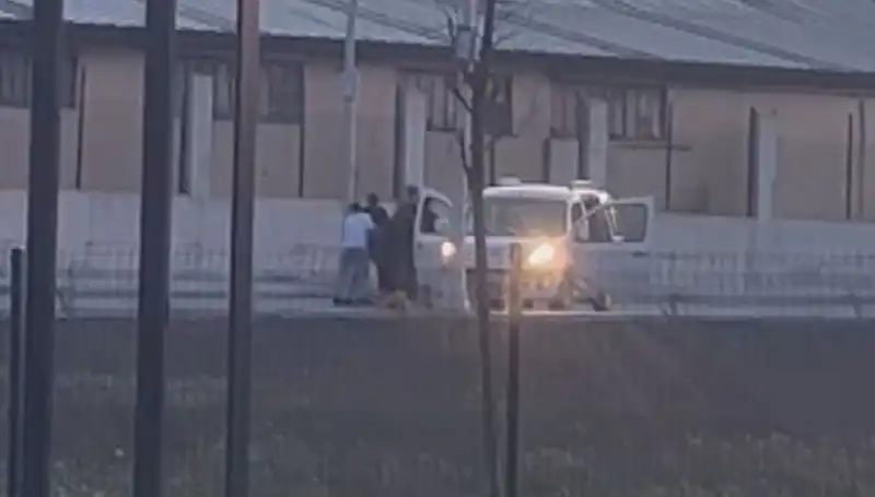 Drift severlerin korkulu rüyası: Yoldan fırlayan araç panik yarattı!