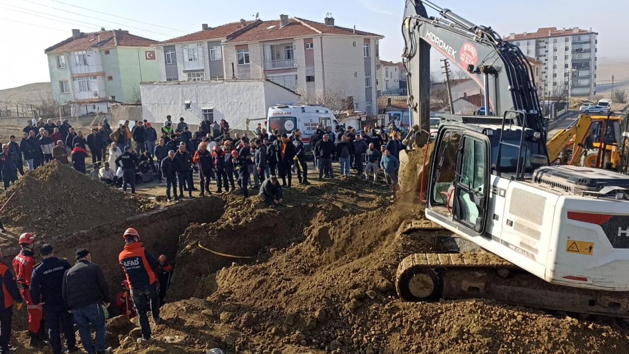 Ankara'da İnşaatta Meydana Gelen Göçükte 1 Ölü, 1 İşçi Aranıyor