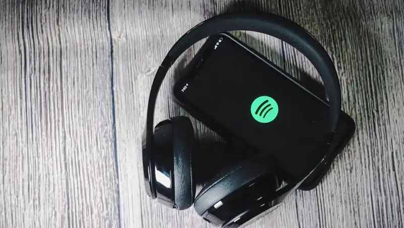 Spotify, Ölü Sanatçılar İçin Yapay Zeka ile Şarkılar Yayınlamaya Başladı
