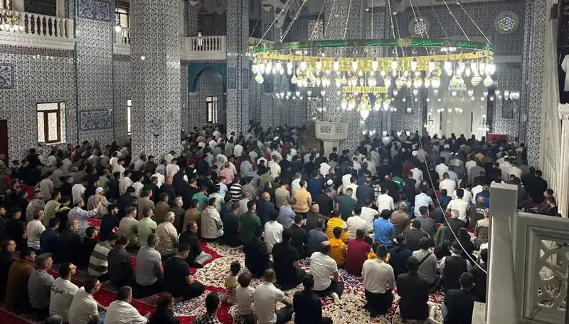 Iğdır'da İlk Bayram Namazı Coşkuyla Kılındı: Detaylar ve Atmosfer