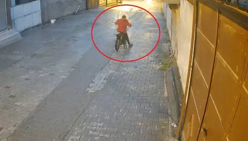 Hırsız Motosikletini Çaldığı An Arızalandı, Ama Vazgeçmedi!