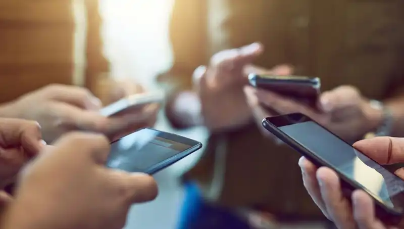 Oppo A5 Pro 4G: Uygun Fiyatlı Akıllı Telefon Pazarda Fırtınalar Estiriyor