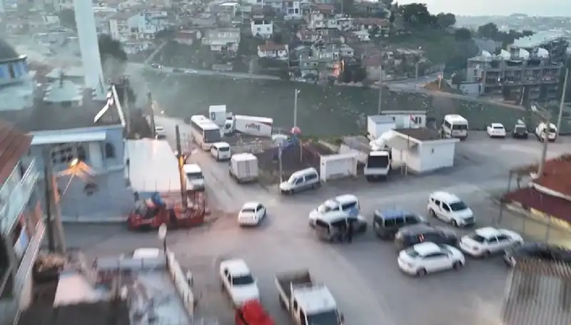 İzmir'de Şok İşlem: 99 Operasyon, 133 Gözaltı ile Suç Ağları Çökertildi