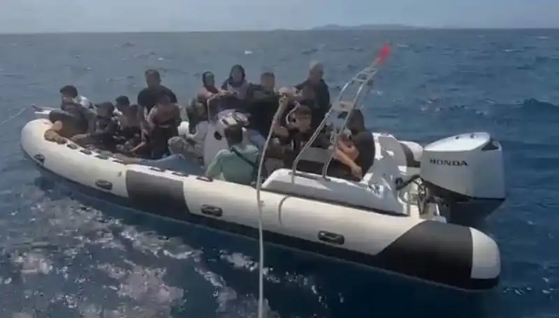 Düzensiz Göçmenlerin Kurtarılması: 15 Can Hayata Döndü
