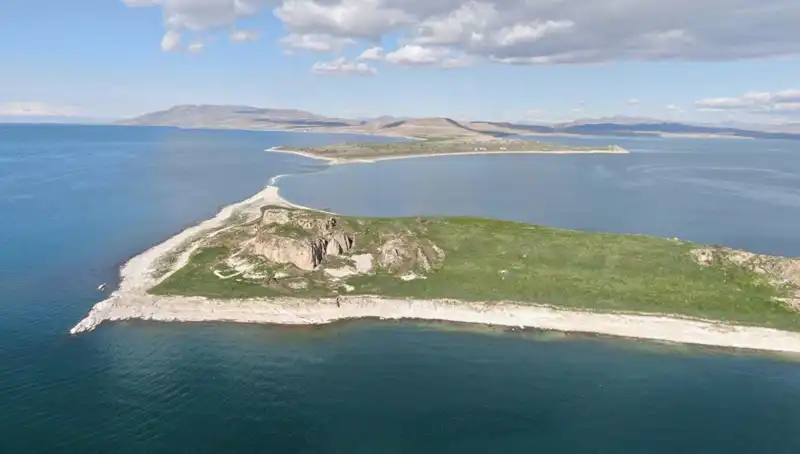 Doğaseverlerin Gözde Destinasyonu: Çarpanak Yarımadası ile Tanışın!